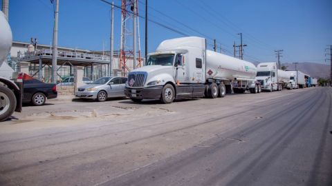 Anuncian desvíos para camiones en Garita de Otay