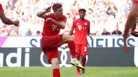 Dortmund cede el liderato y Bayern golea