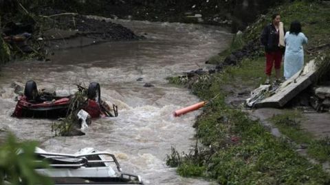 Muere niña de 17 años por derrumbe de muro debido a las lluvias en Guatemala