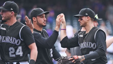 McMahon pega 2 HRs en triunfo de Rockies ante Padres 10-5