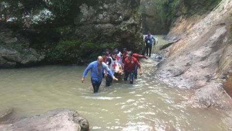 Joven cae 40 metros en una cascada en Sinaloa
