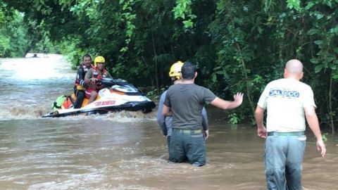 Evacuan en Jalisco a más de 200 personas por tormenta ''Lorena''