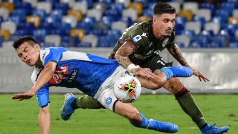 Napoli y "Chucky" Lozano no pueden ante Cagliari