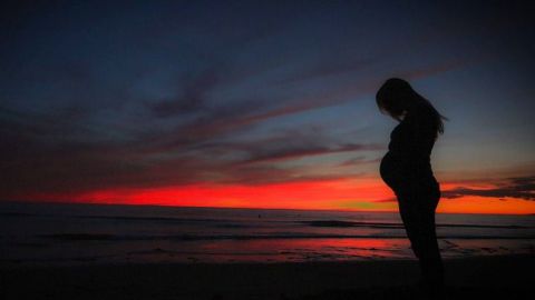 Embarazos en adolescentes se deben a problemas familiares