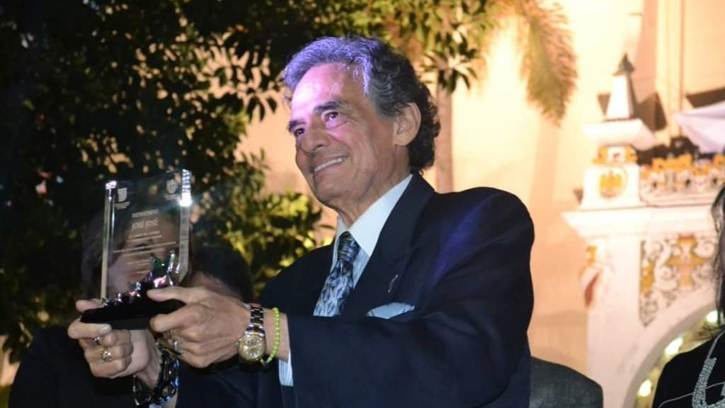 José José el segundo en develar su placa en el Paseo de las Estrellas