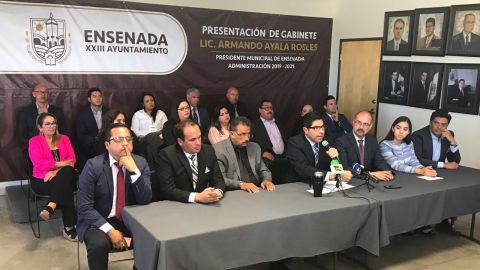Presenta Ayala Robles gabinete de funcionarios