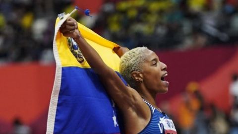 Rojas repite oro para Venezuela en salto triple del Mundial