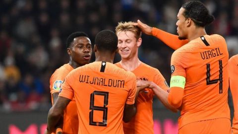 Holanda acaricia la clasificación tras una exhibición de Wijnaldum