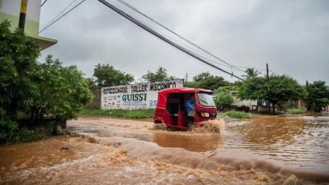 Suspenden clases indefinidamente por ciclón tropical en Oaxaca