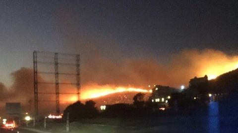 Fuego en Rosarito fuera de las posibilidades para bomberos locales, piden ayuda