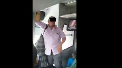 VIDEO: pasajeros enfrentan a hombre que manoseaba a mujer en el camión