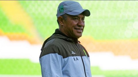 Ignacio Ambriz lamenta que futbol mexicano dé notas malas al mundo
