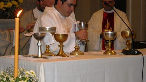 Iglesia Católica en Nicaragua pide a sacerdotes servir menos vino