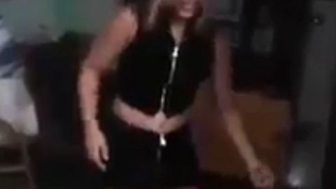 VIDEO: Sin piedad, golpea a su hijo