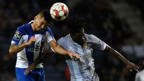 "Tecatito" es titular en victoria de Porto ante el Desportivo Aves