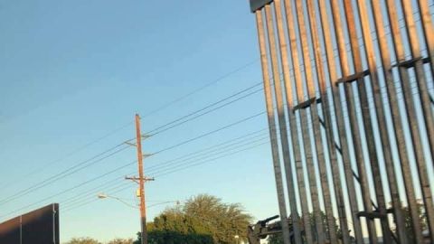 Trump ''abre puerta fronteriza'' en Calexico