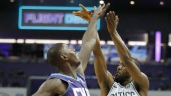 Celtics vence a Hornets en regreso de Walker a Charlotte