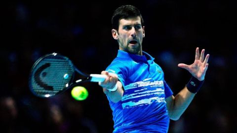 Djokovic vence a Berrettini al abrir Finales de la ATP