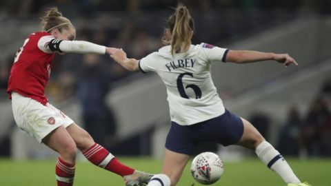 Arsenal vence a Tottenham, asistencia récord de liga femenil