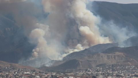 Cerros de Ensenada nuevamente incendiados