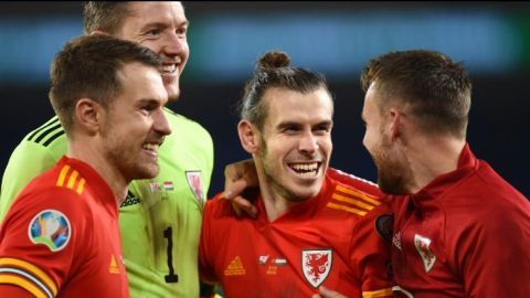 Bale guía a Gales a la segunda Eurocopa de su historia