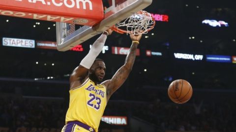 LeBron fija récord de triple-doble, Lakers vencen a Thunder