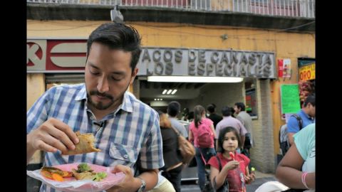 Mexicanos prefieren comer fuera de casa