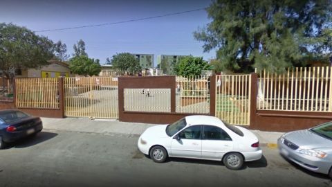 Atropellan a 2 niños afuera de una escuela primaria