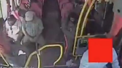 VIDEO: Asaltan un autobús en la carretera México-Pachuca