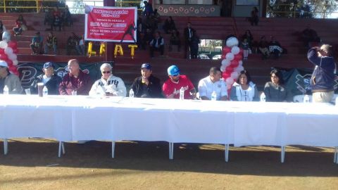 Entrega Imdet reconocimento a mejor  bateador en Liga Amateur de Beisbol