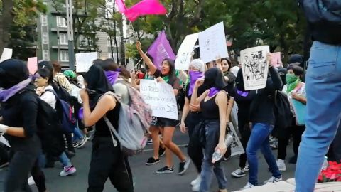 VIDEO: Feministas protestan contra violencia a mujeres