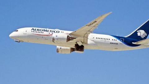 Fallece pasajero en avión de Aeroméxico; lamenta aerolínea deceso