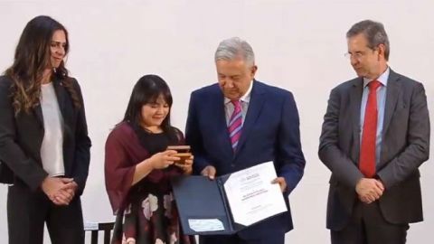 Alexa Moreno recibe el Premio Nacional de Deportes