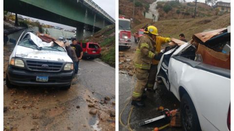 Cae auto a pickup de puente en El Soler