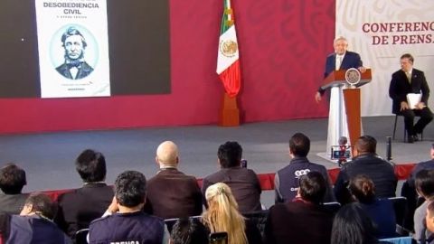 AMLO recomienda para lectura de fin de semana ''Desobediencia Civil''