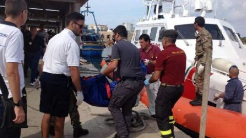Recuperan los cadáveres de siete inmigrantes que naufragaron en Lampedusa