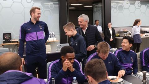 El gran gesto de Mourinho con un balonero
