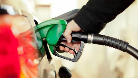 Mafia de gasolineros impiden que baje el precio del combustible: CRE