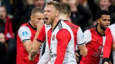 El PSV de Erick Gutiérrez cayó en Róterdam ante el Feyernood