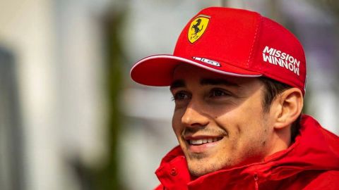 Charles Leclerc firma nuevo contrato con Ferrari