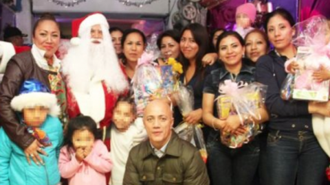 Santa lleva regalos a hijos de presas en Santa Martha Acatitla