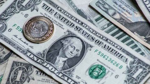 Dólar se vende en 19.14 pesos; su nivel más bajo desde abril