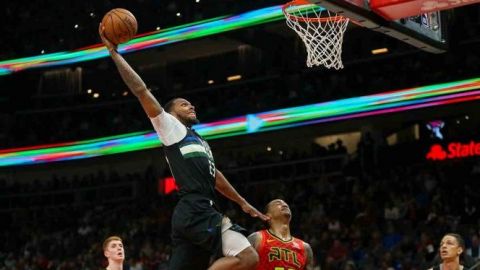 Bucks aplastan a Halcones sin Antetokounmpo