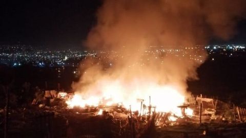 Quemado en incendio: su casa destruida