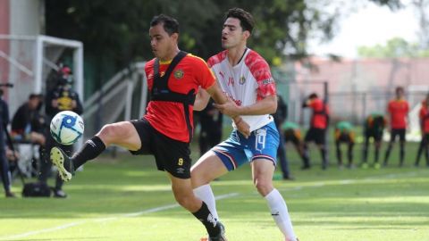 Chivas supera por la mínima a Leones Negros en partido amistoso