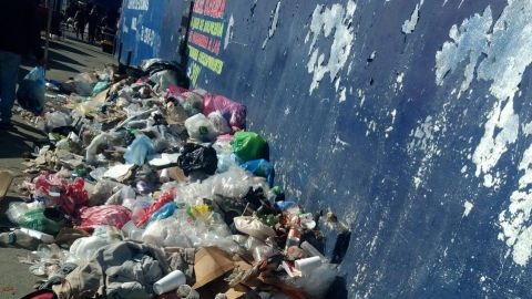 Calles de Ensenada convertidas en basureros