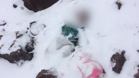 El cuerpo de una recién nacida fue encontrado entre la nieve