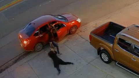 VIDEO: Mujer es asaltada violentamente en el bulevar Las Américas en Tijuana