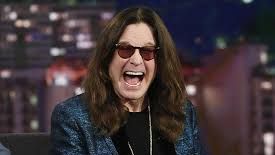 Ozzy Osbourne tuvo un año duro, pero no está en su lecho de muerte, dice su hija