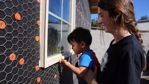 Entrega DIF y Builders without Borders seis viviendas a afectados tras incendios